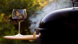 Letní grilování & víno – dokonalý pár! 🔥 Léto bez grilu? Nemyslitelné. A gril bez vína? To u nás nehrozí. Víme, že k...